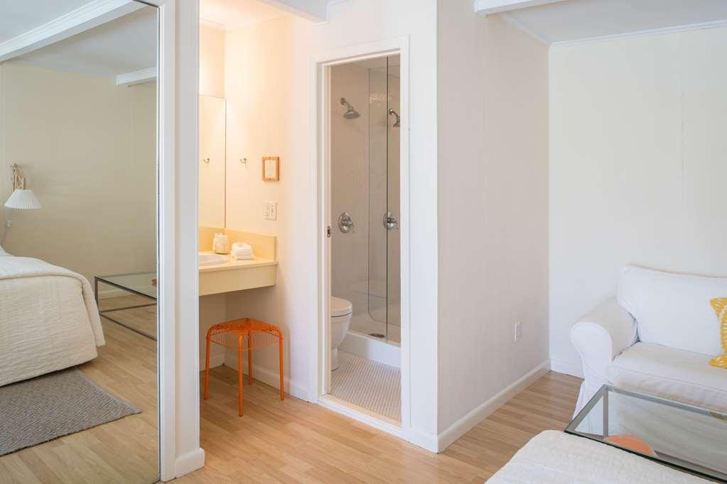 Sunset Beach Shelter Island Heights Room photo